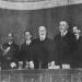 Moret, en la presidencia del Ateneo de Madrid, con la condesa de Pardo Bazán. 1913